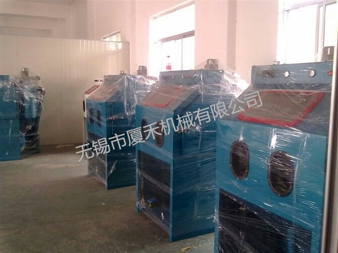 箱体环保式喷砂机  